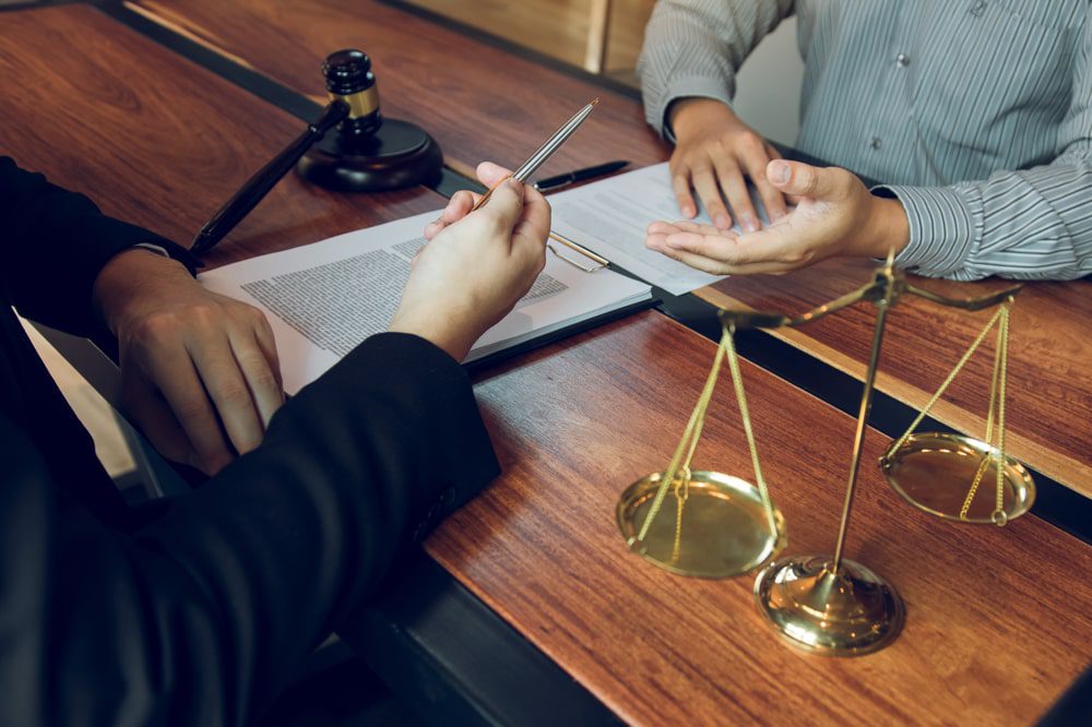 What You Should Expect When Working With a Local Law Firm